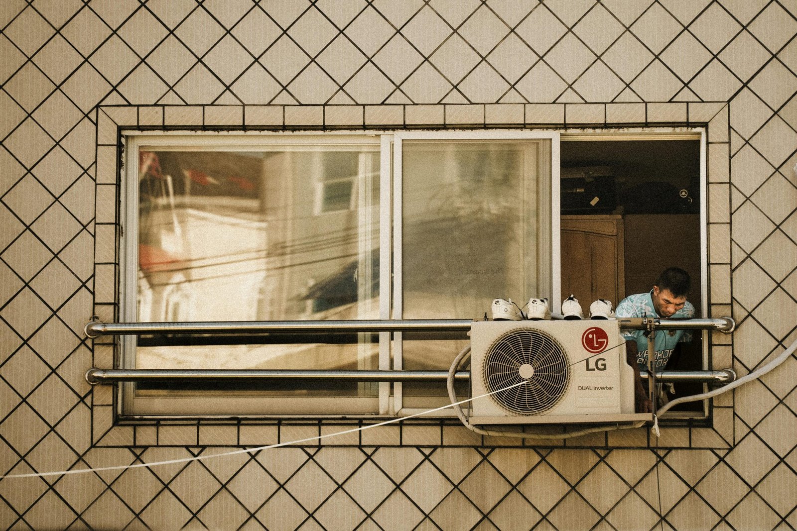 AIR CONDITIONING INSTALLATION